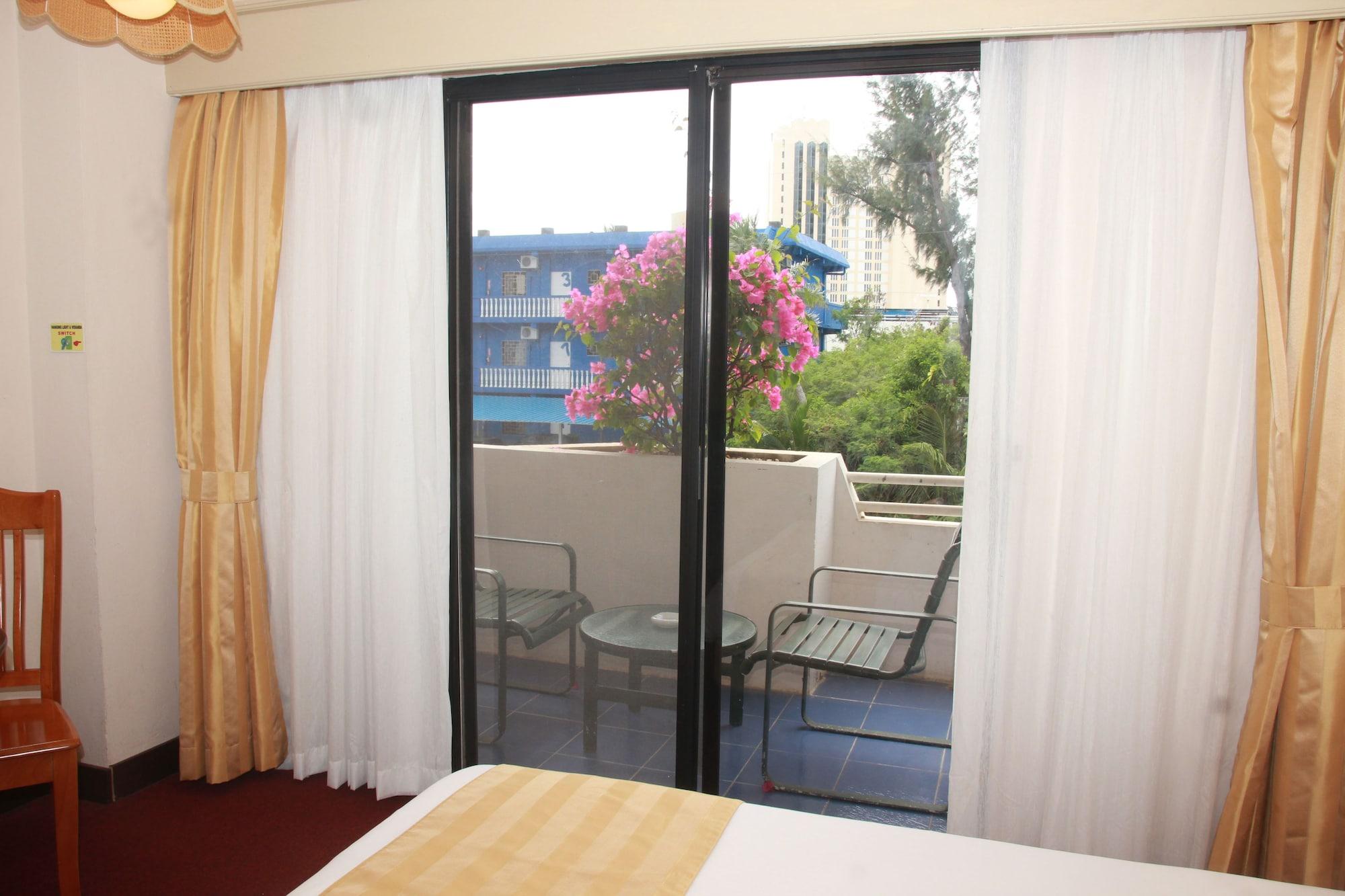 Holiday Saipan Hotel Exteriör bild